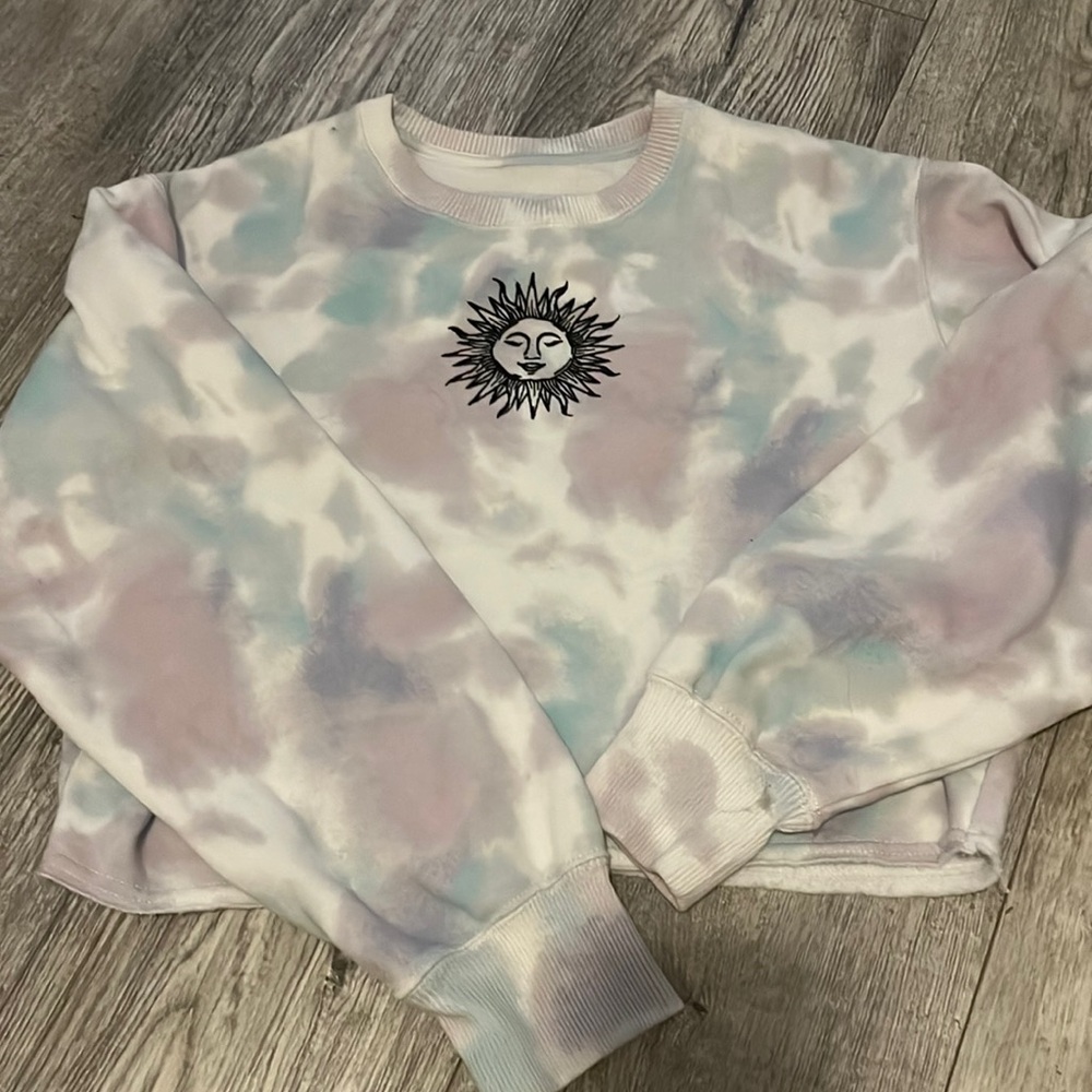 Juniors cropped sweatshirt ￼